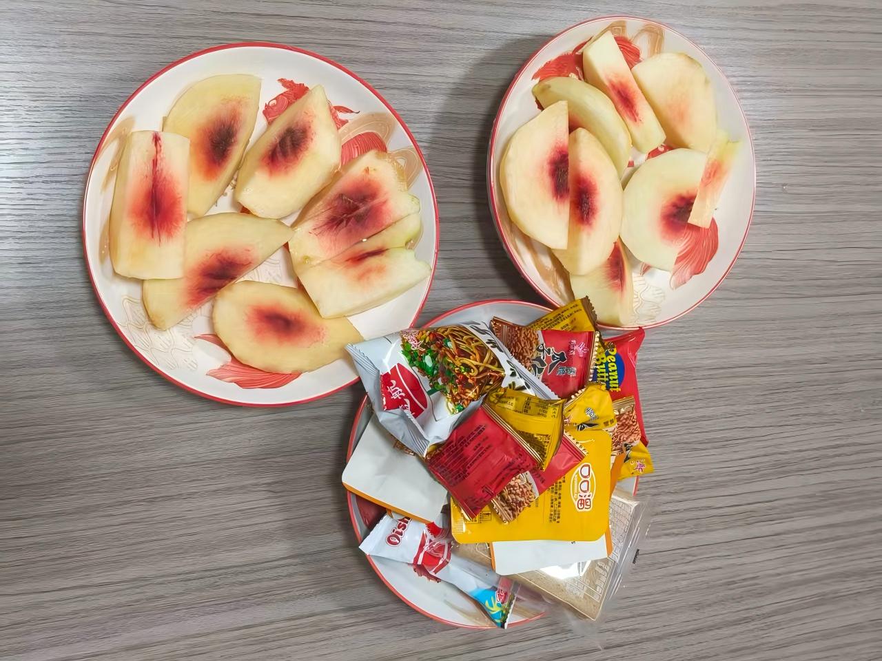 桃とスナックでゼメイジアさんの午後はパワーアップ