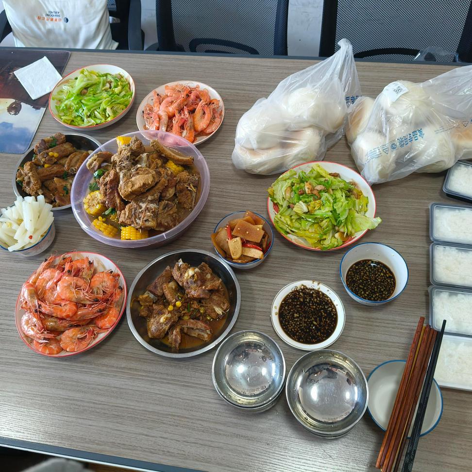 上司がみんなのランチを作ってくれる！